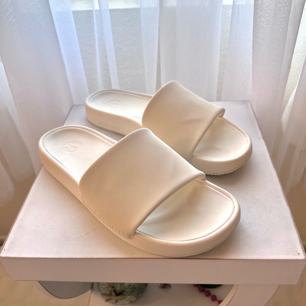 Lululemon Women's Restfeel Slide Light Ivory Size 10